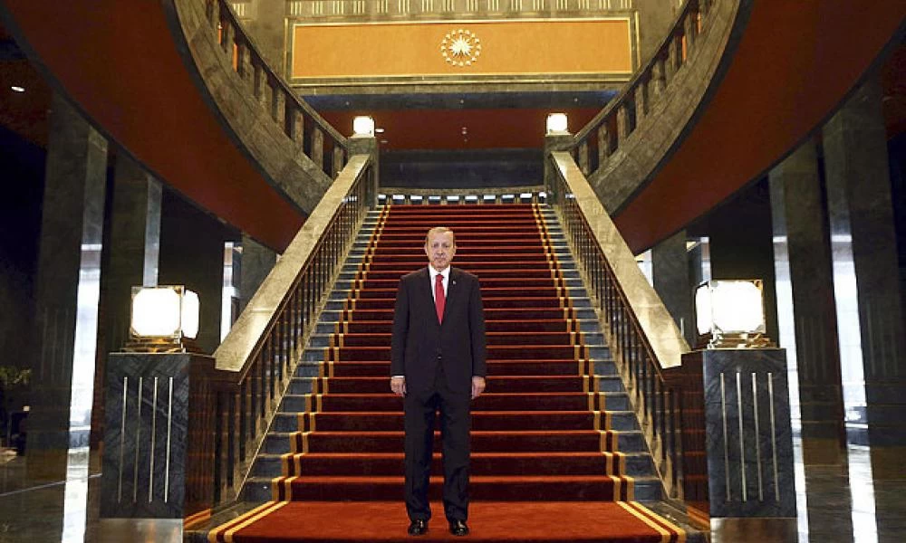 Ρετζέπ Ταγίπ Ερντογάν: Είναι κακό στη φτώχεια να χτίζεις παλάτια